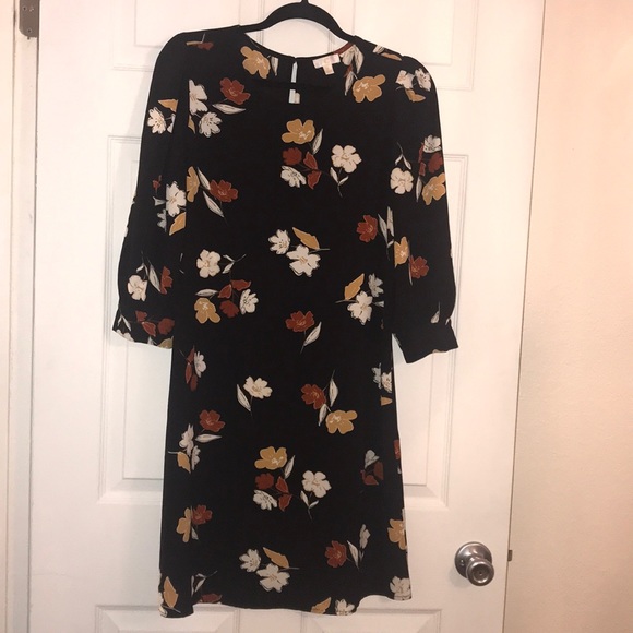 C Dresses & Skirts - Black floral print dress